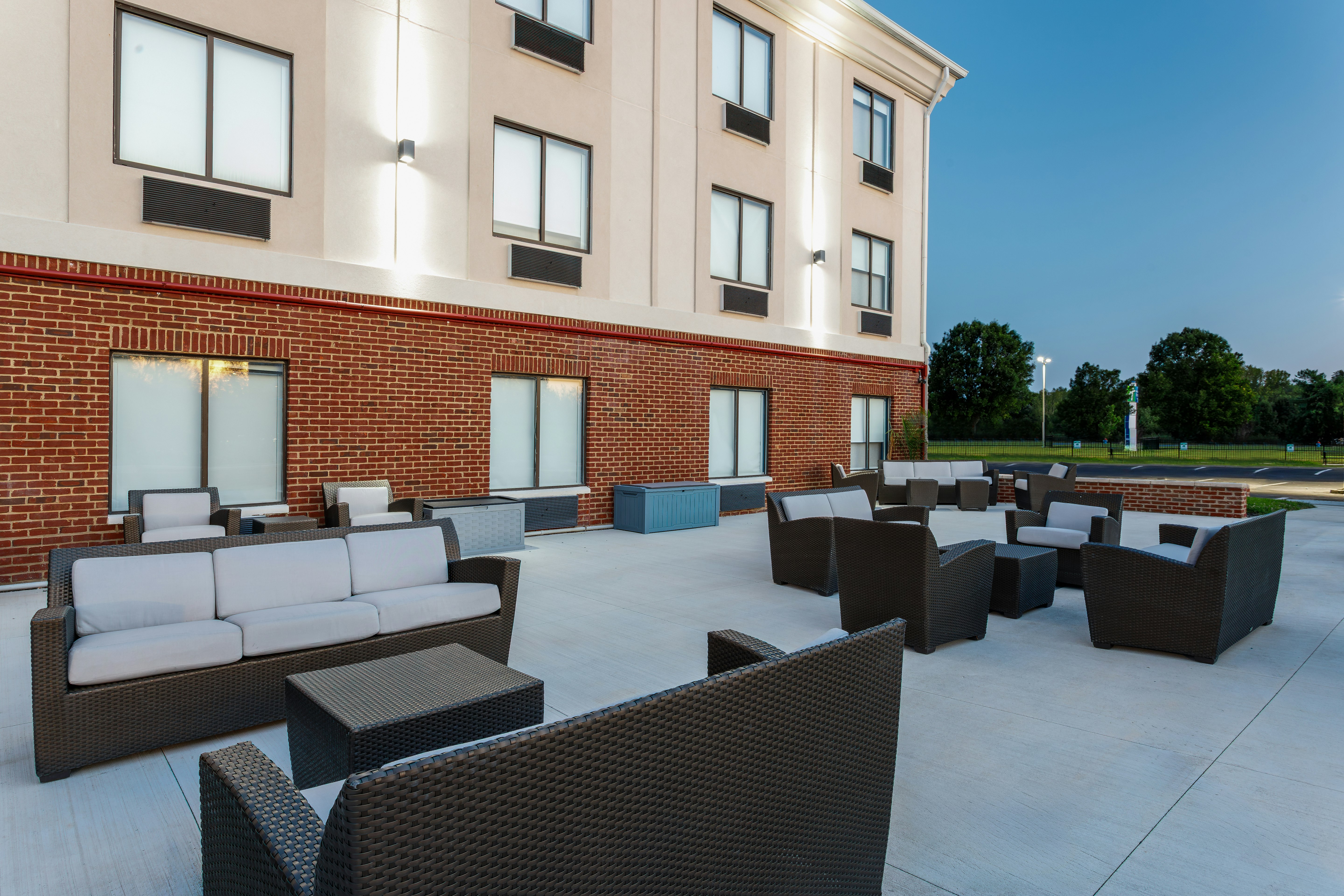 Holiday Inn Express Hotel And Suites Lancaster 72/72