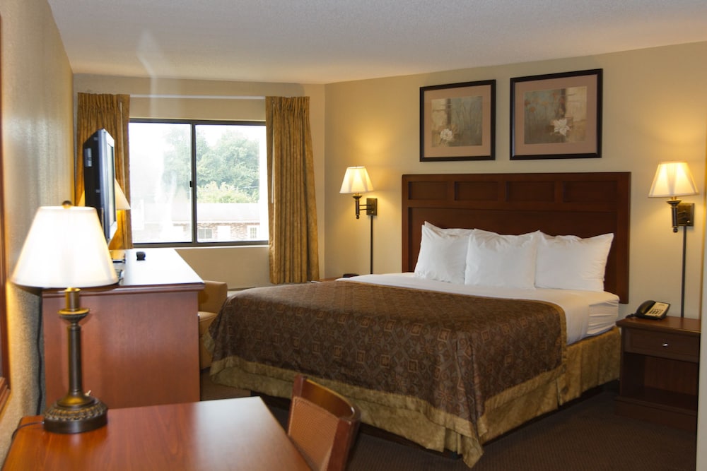 Greenstay Hotel and Suites St James 30/62