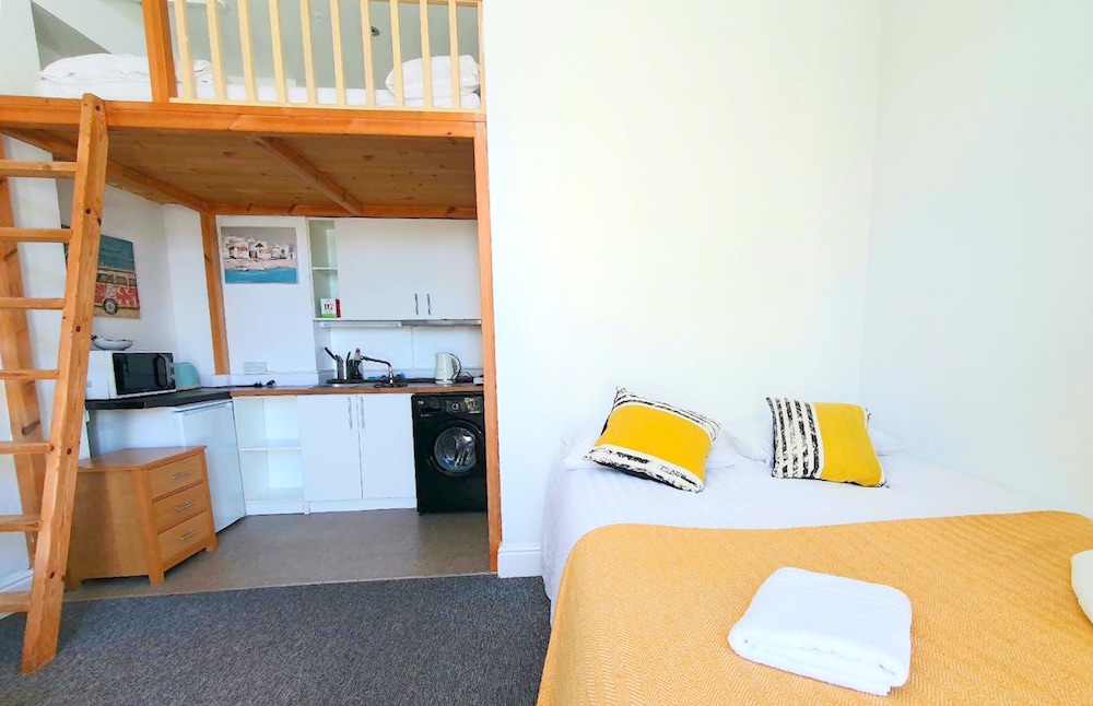 Reef Island Lodge 30/50