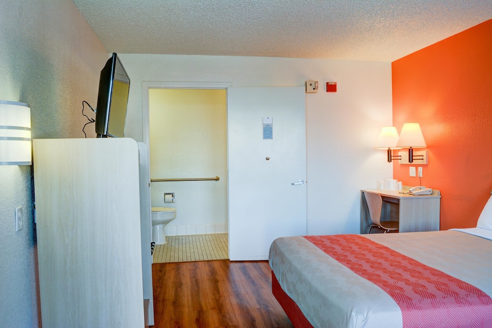 Motel6 Salem, OR 42/62