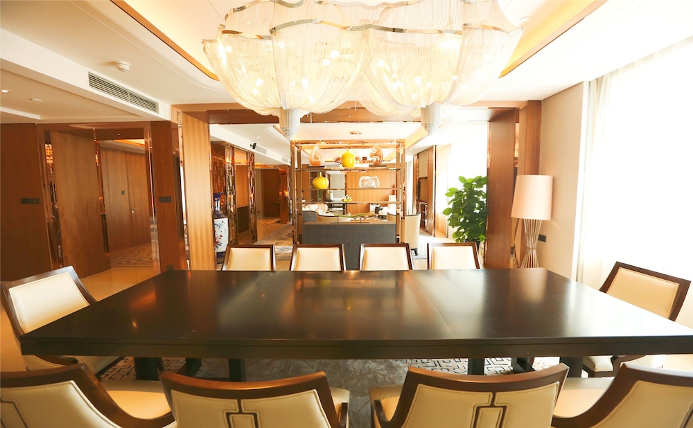 Hilton Urumqi 52/63