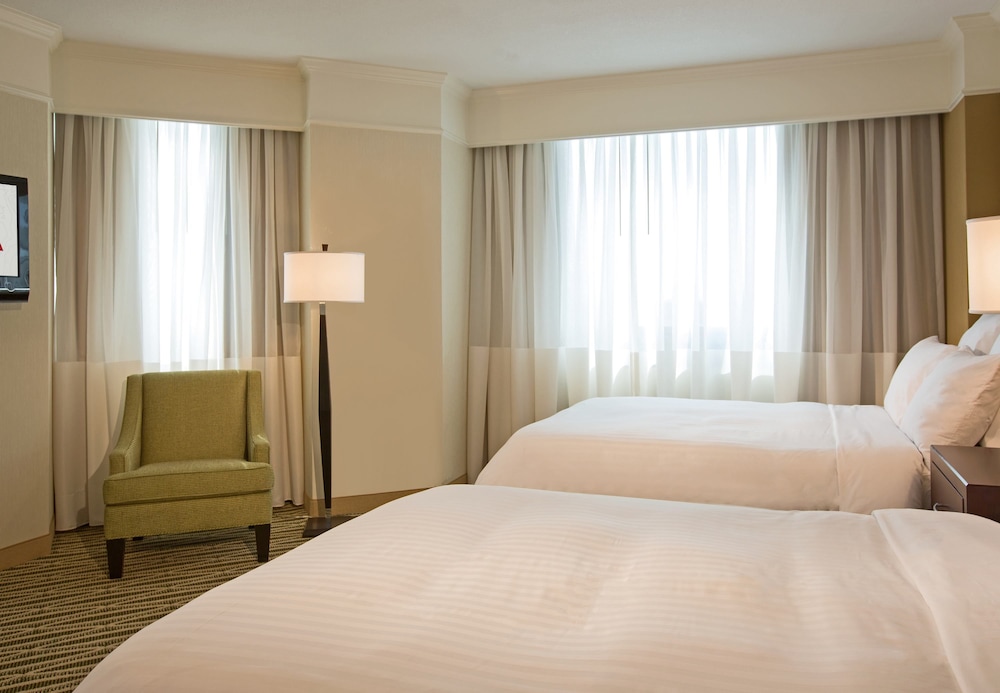 Washington Dulles Marriott Suites 10/48