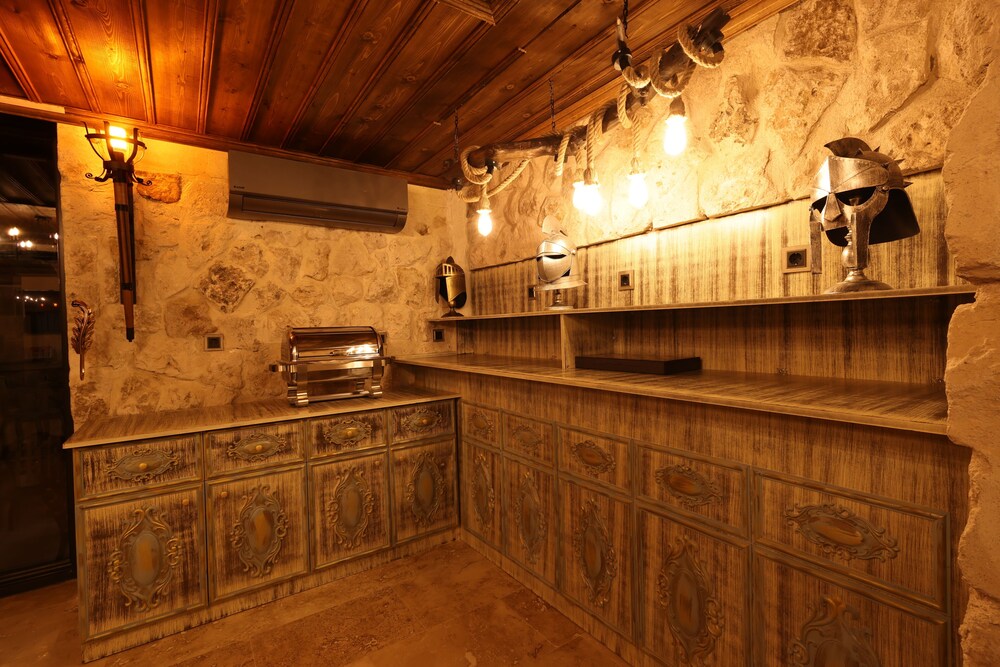 Alika Castle House 25/39