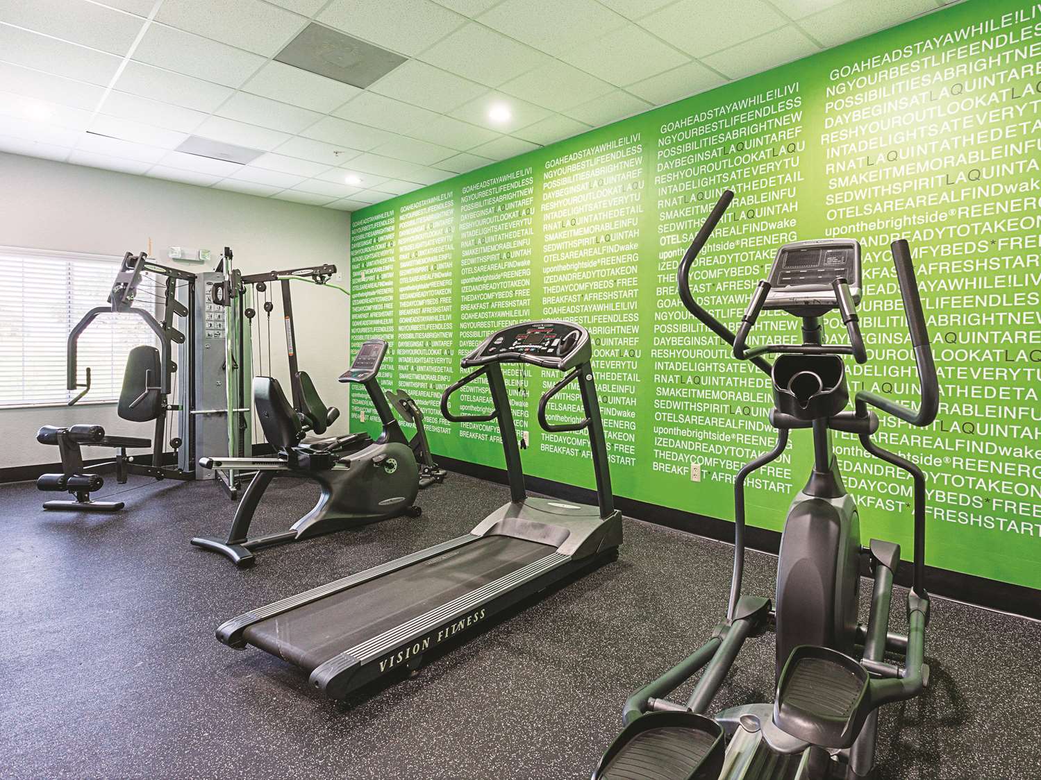 La Quinta Inn & Suites by Wyndham San Antonio Northwest 34/62