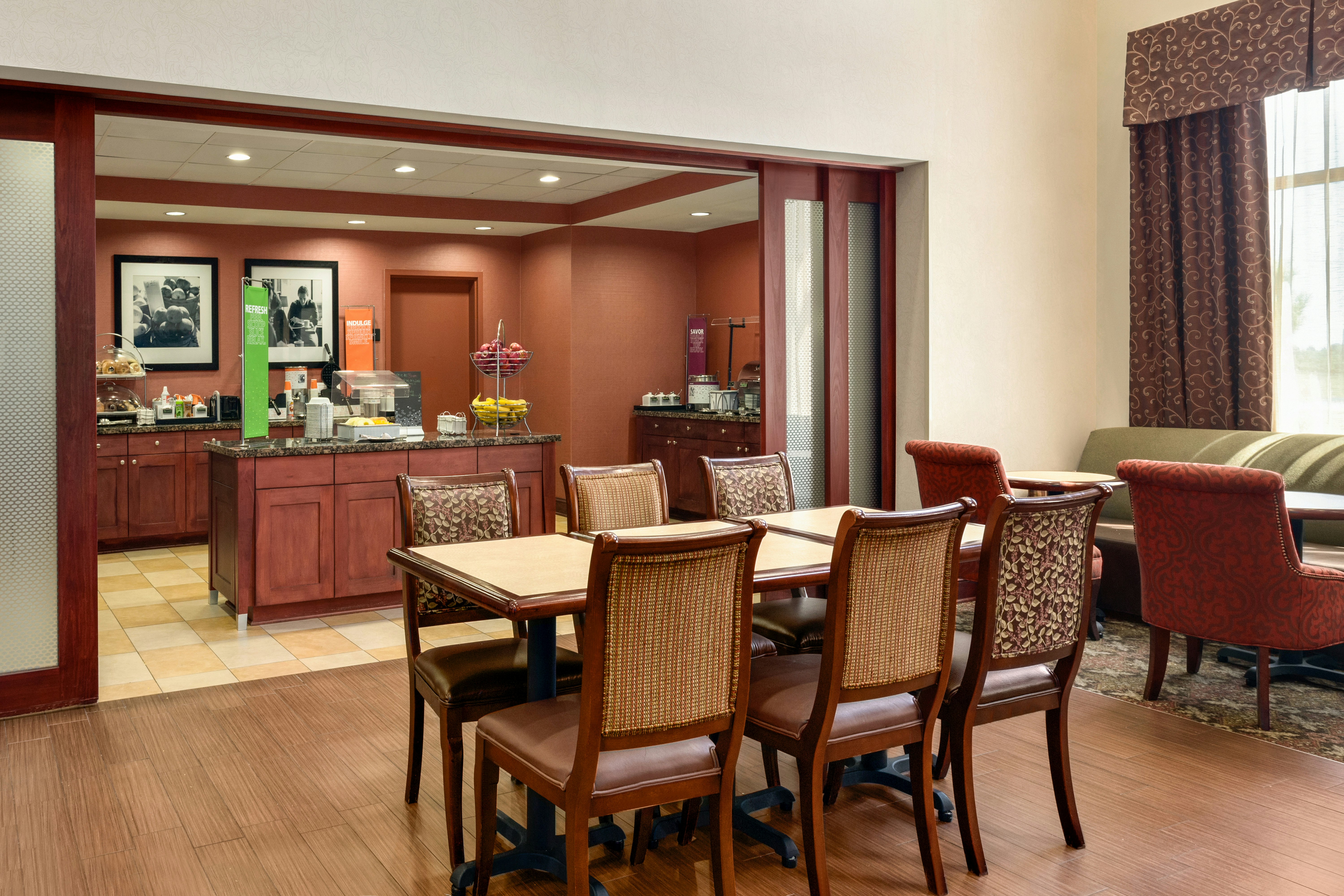 Hampton Inn & Suites Prattville AL 33/55