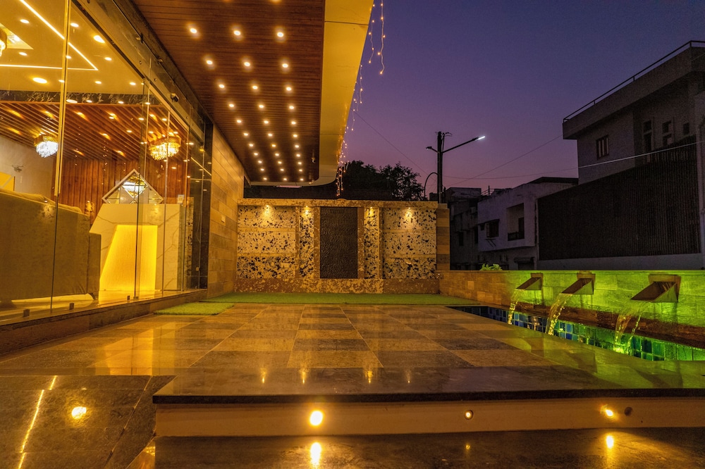 Pax Grand Blue Udaipur 12/50
