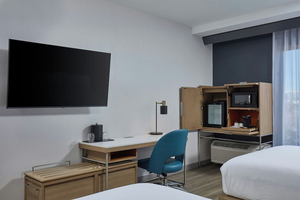 Courtyard by Marriott Denver Downtown West 34/41