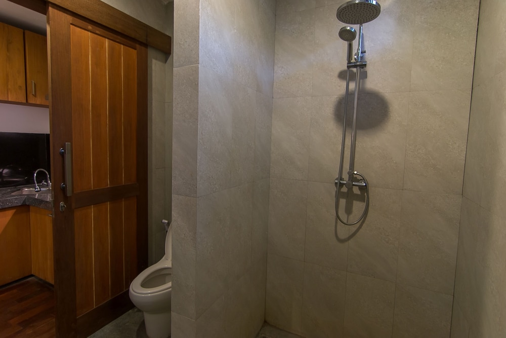 Delu Villas And Suites Seminyak 46/48