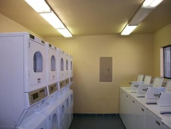 Siegel Slots and Suites 6/32
