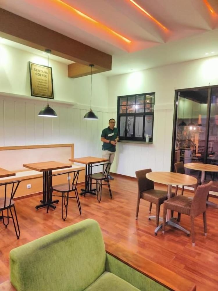 Griya Sentana Hotel Jogjakarta 31/45