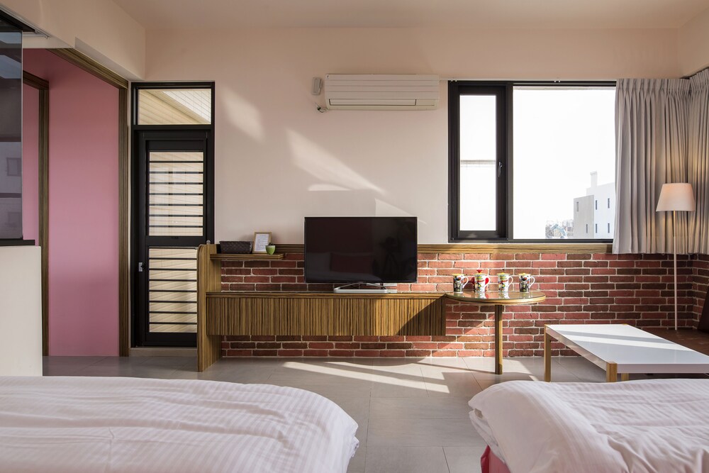 Spring Villa 33/68