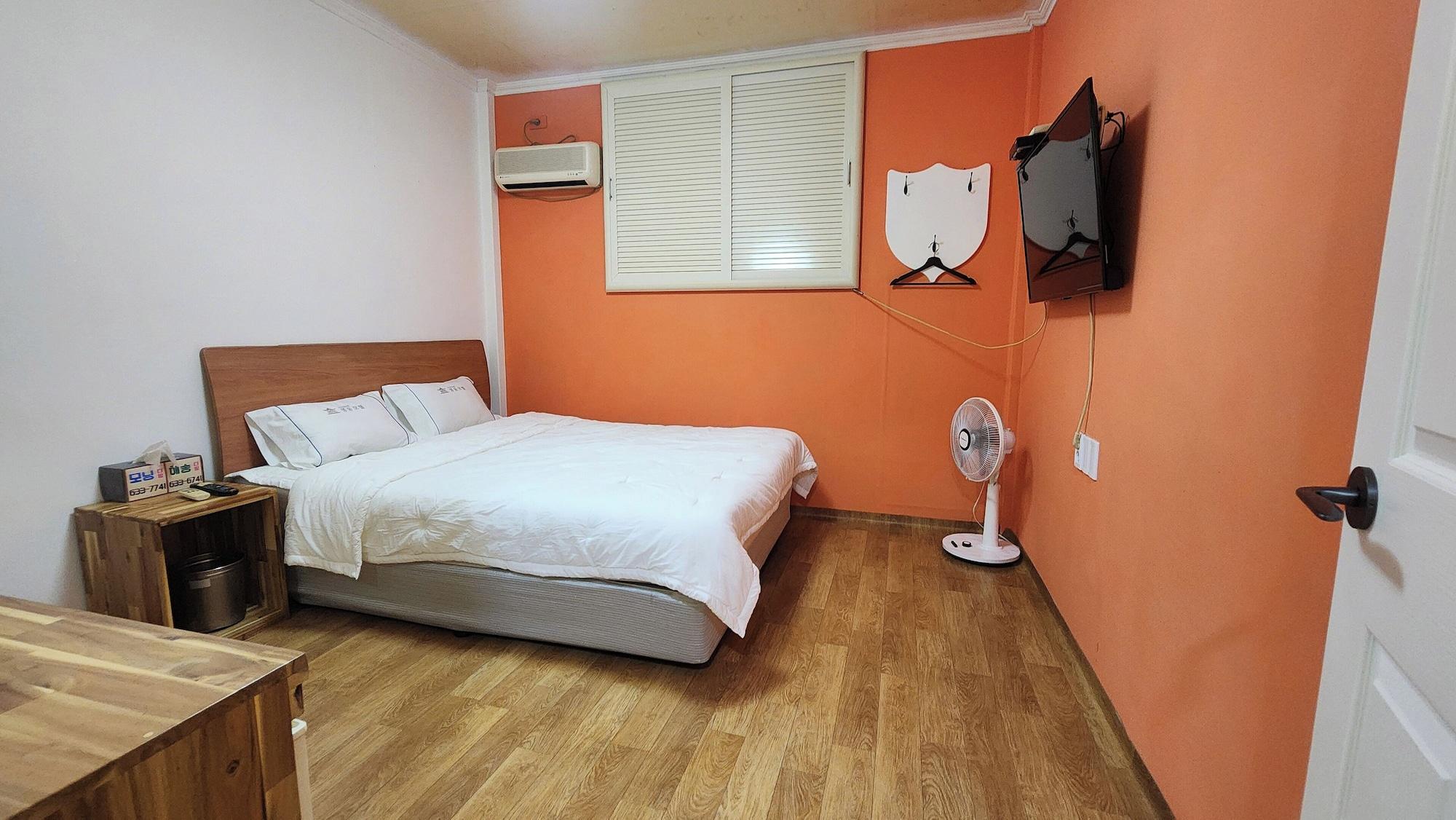 Myeongdong Motel 7/34