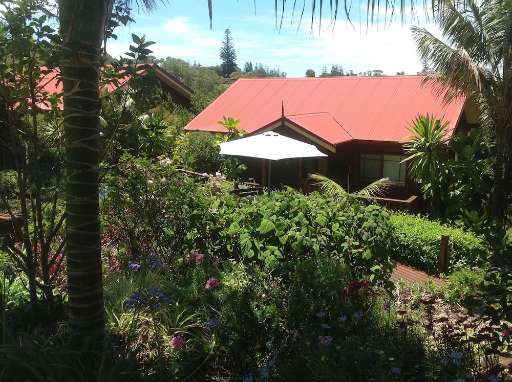 Jacaranda Park Holiday Cottages 10/12