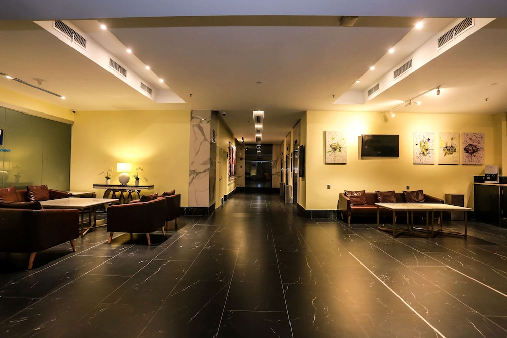 Days Hotel and Suites by Wyndham Fraser Business Park KL 6/40