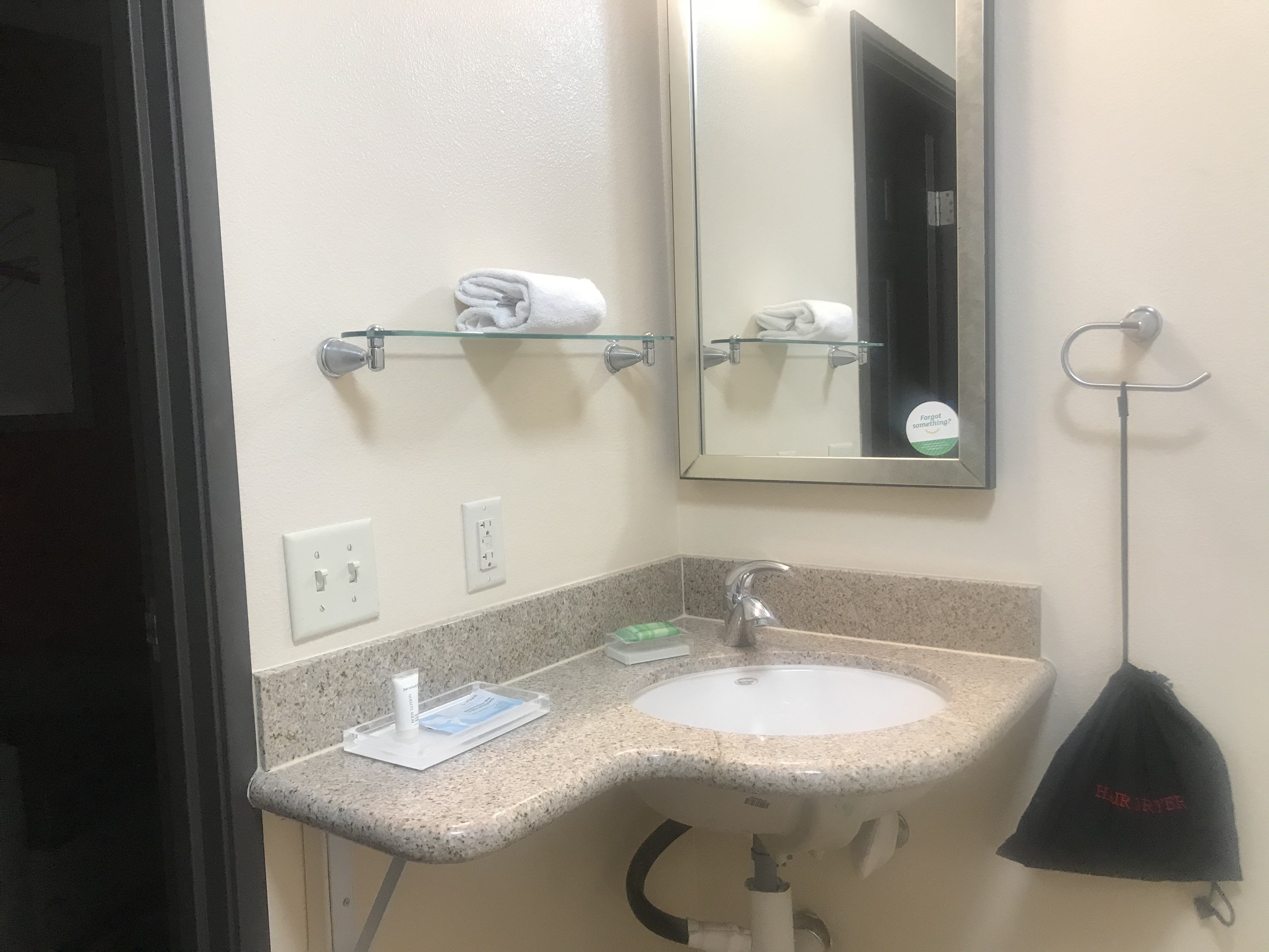 Holiday Inn Oceanside Camp Pendleton Area 40/41