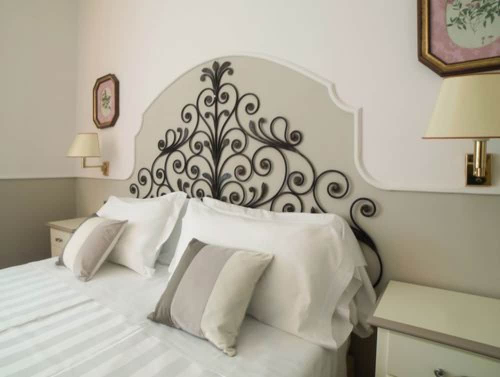 Hotel Jolanda 21/50