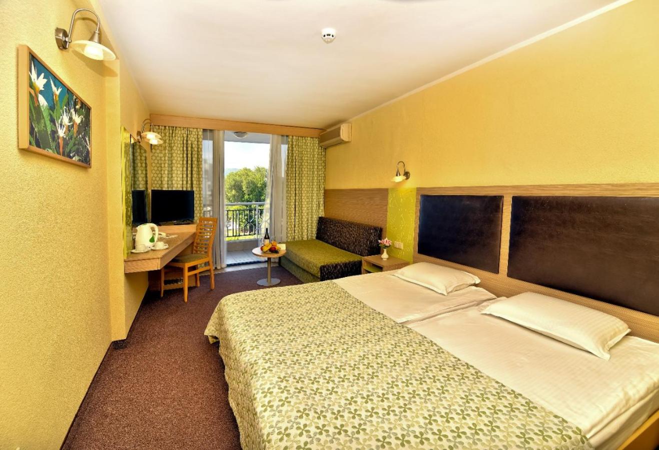 Room, Twin Beds, Sea View, SLAVUNA ALBENA 2/7