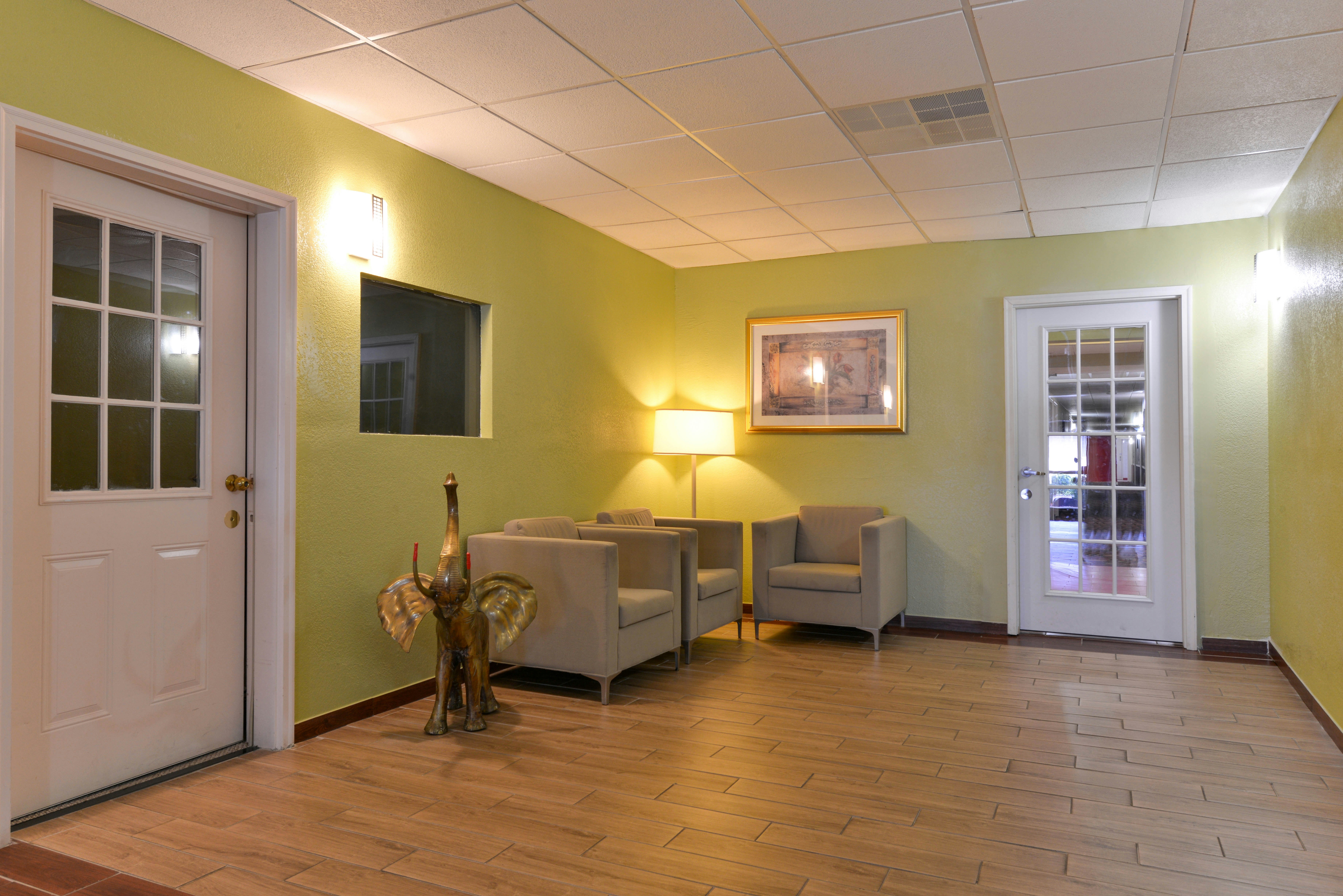 Red Roof Inn Chambersburg 22/28