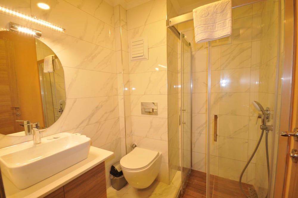 Isla Suite Hotel 44/46