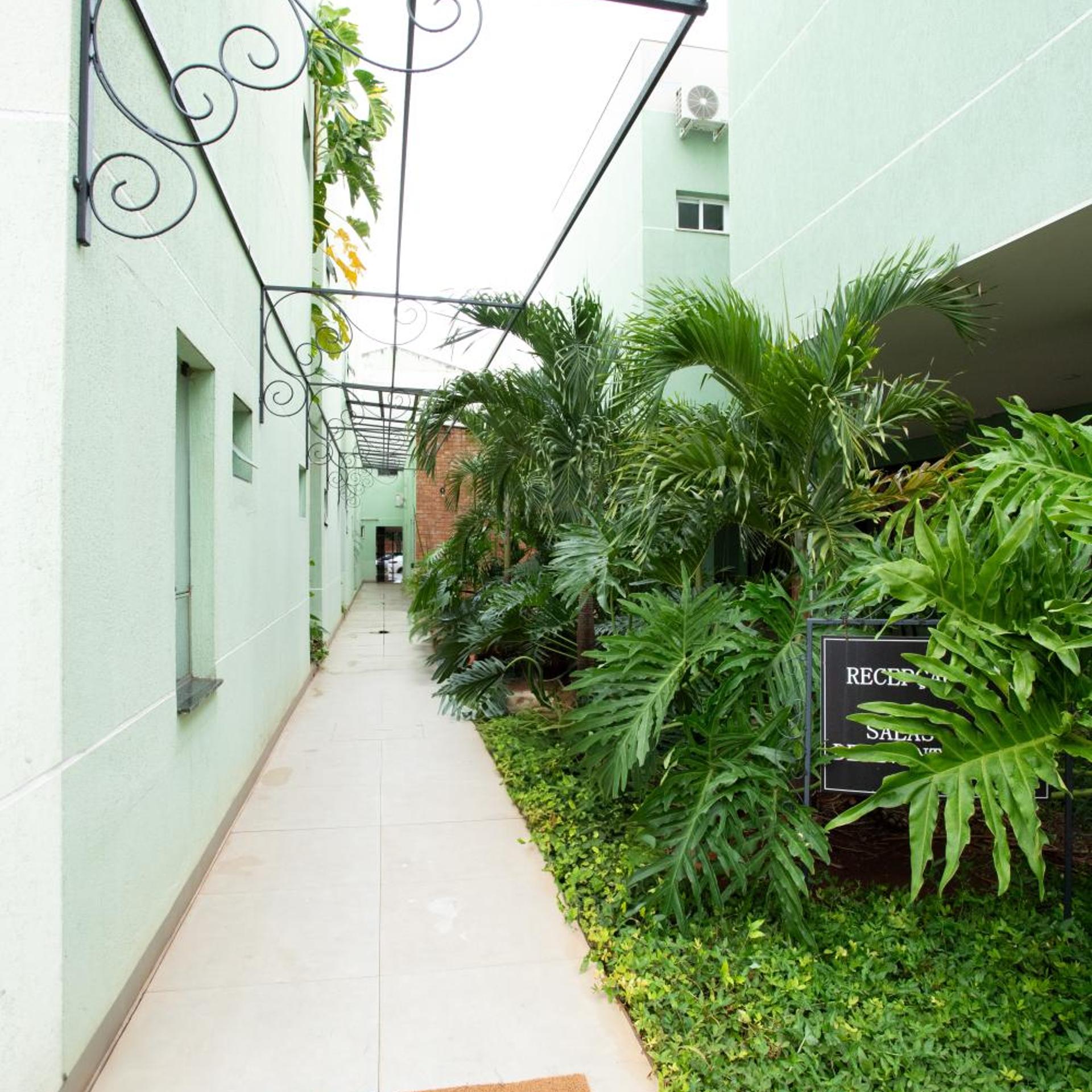 Ellus Hotel 2/50