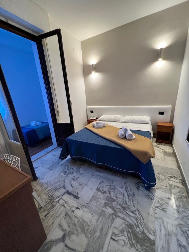 Lungomare Hotel 33/71