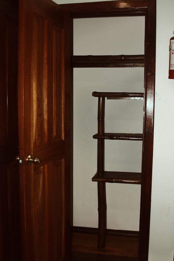 Bella Vista Guesthouse Cabins 38/84