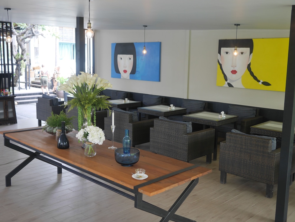 Paragon Inn 43/63