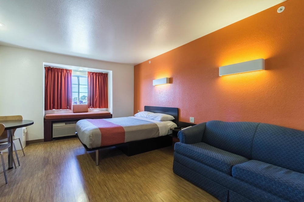 Motel6 Huron, OH - Sandusky 28/62