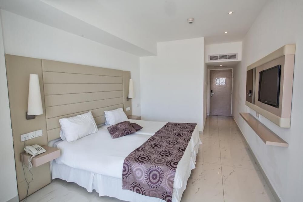 Tsokkos Beach Hotel 29/64
