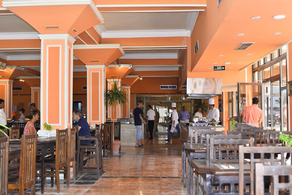 restaurant cafeteria