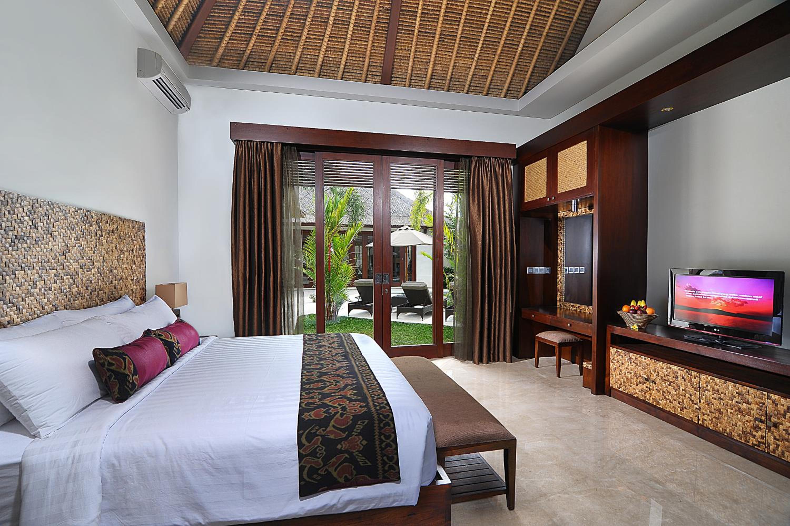 2 Bedrooms, Pool, Villa, Garden View