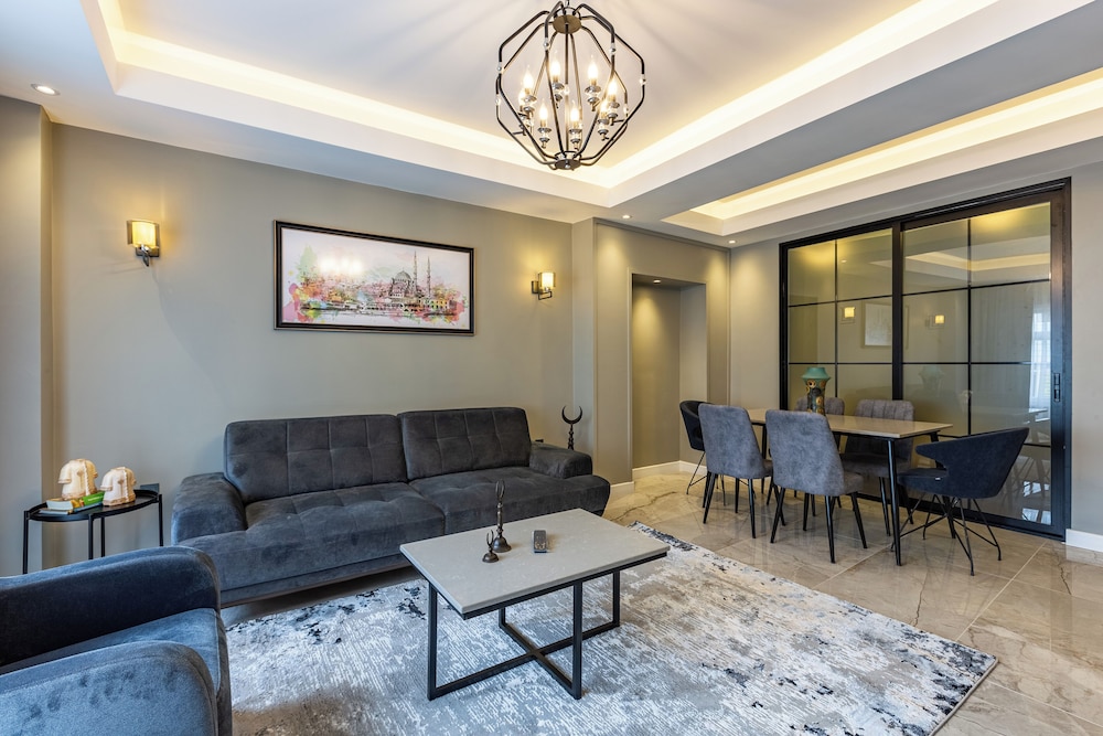 Hotel Seraglio 50/70