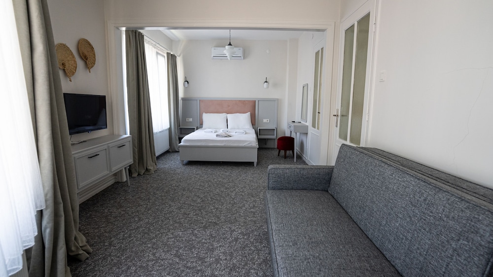 Ece Suites Apart 17/50