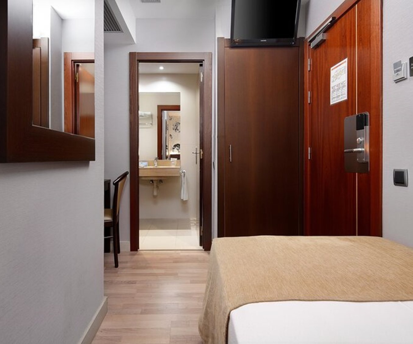 Hcc Taber Hotel 28/57