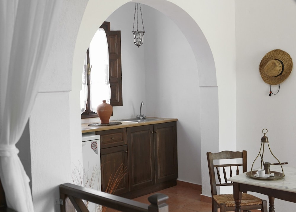Anna Traditional Apartments 6/68