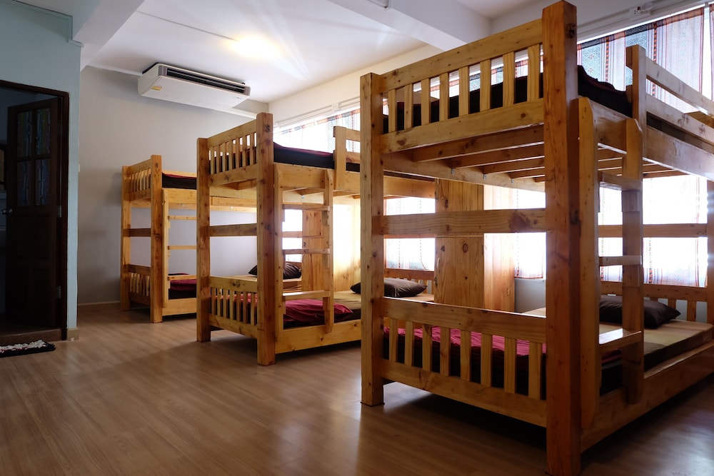 Plearn Hostel 8/20