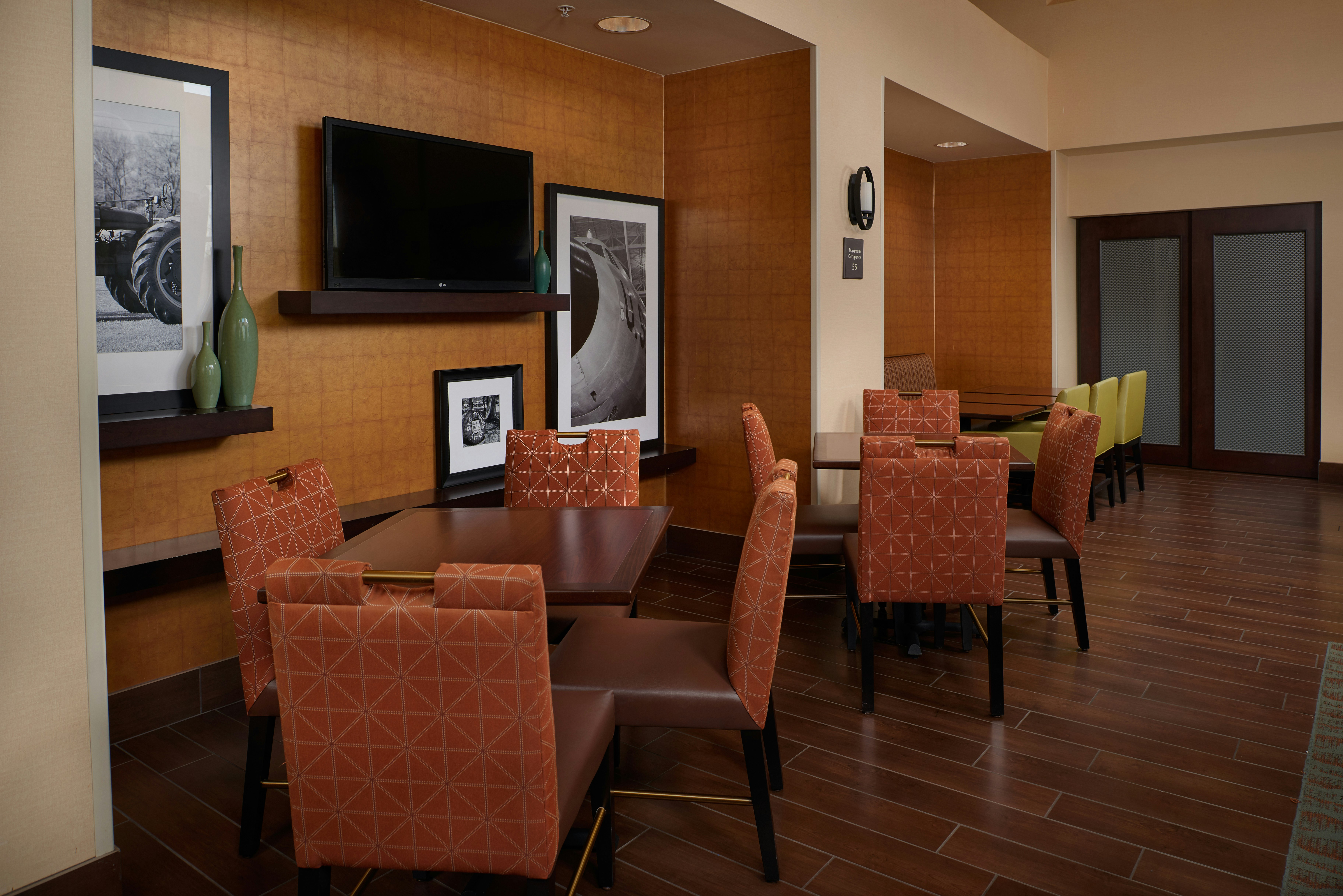 Hampton Inn and Suites Rogers 23/29