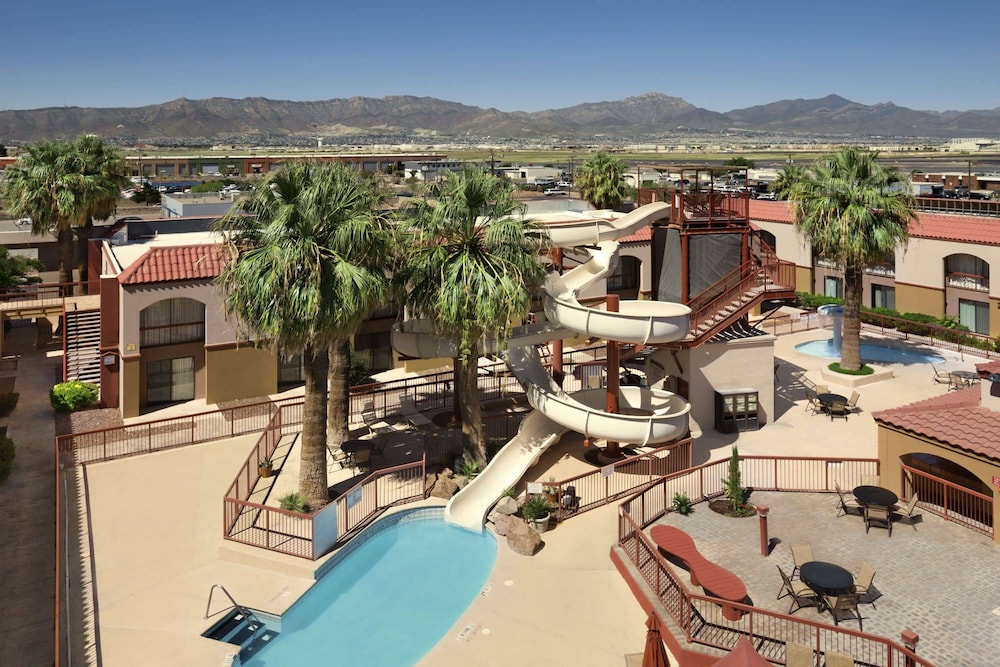 Wyndham El Paso Airport Hotel and Water Park 6/39