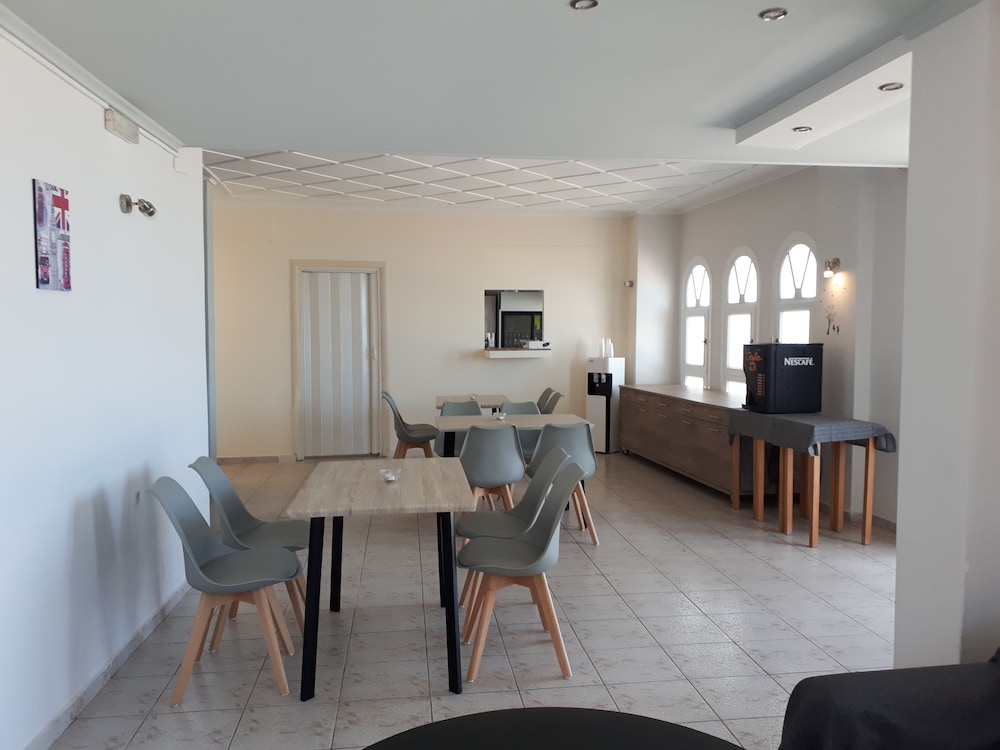 Summer Beach Hotel 22/46