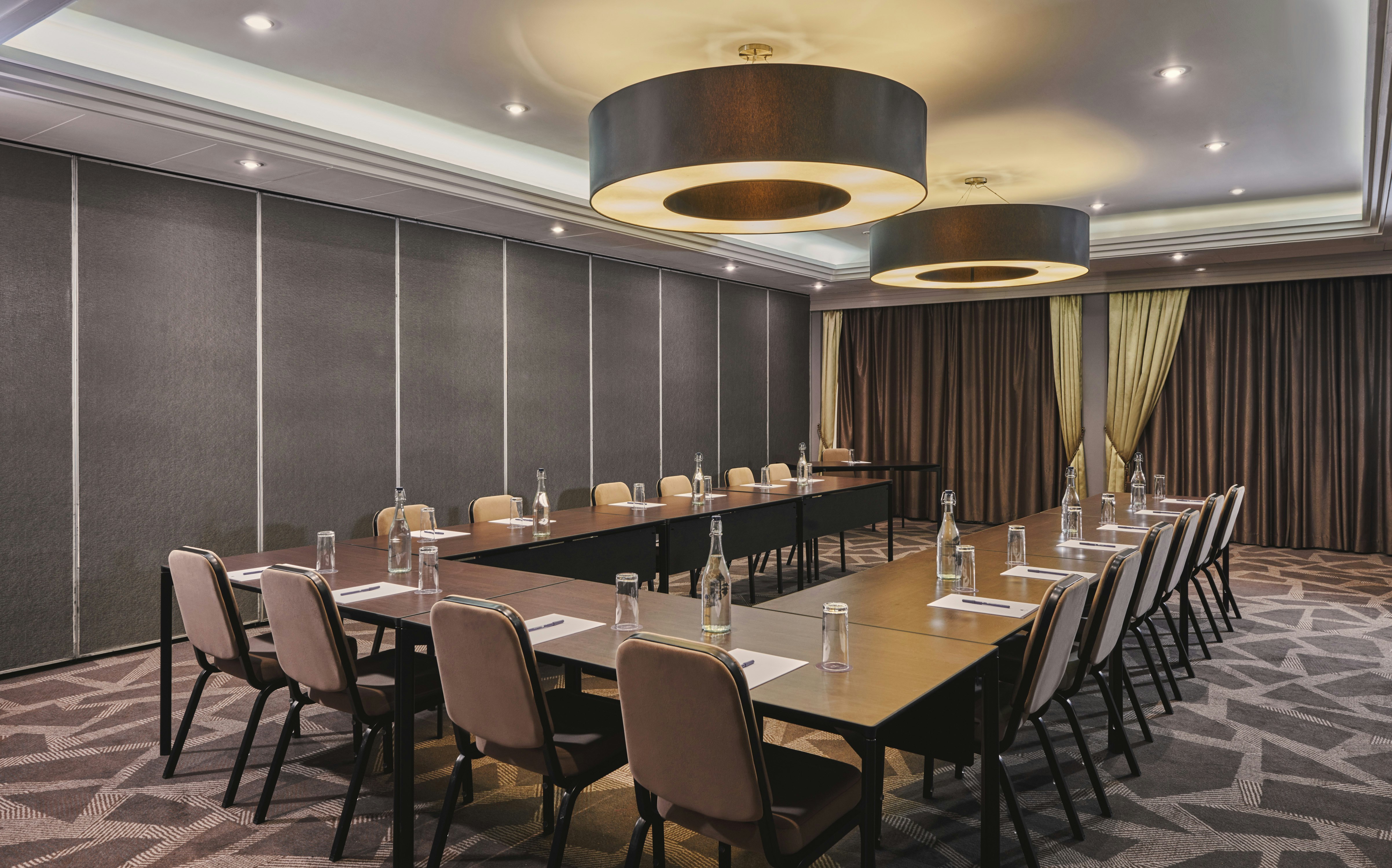 Doubletree By Hilton London Ealing Hotel 50/56