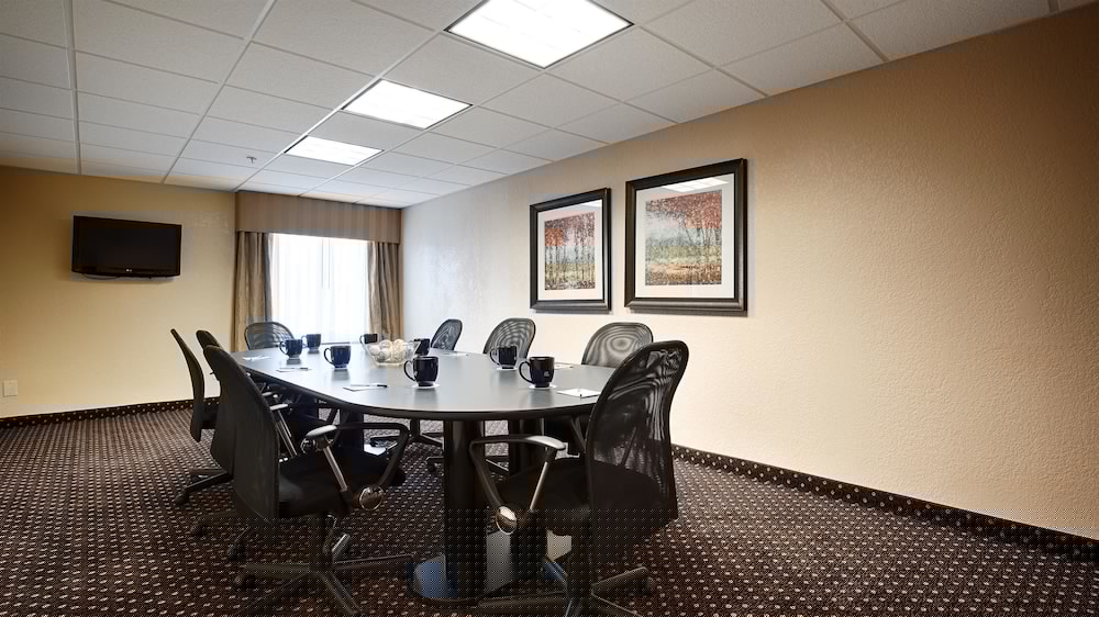 Best Western Plus Parkway Hotel 25/26