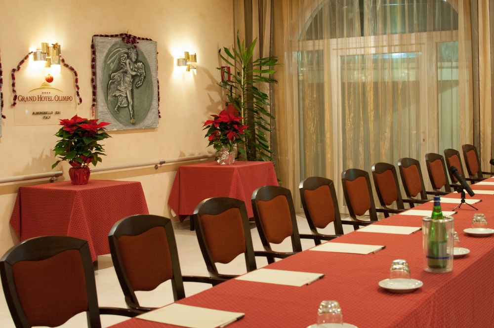 Grand Hotel Olimpo 42/46