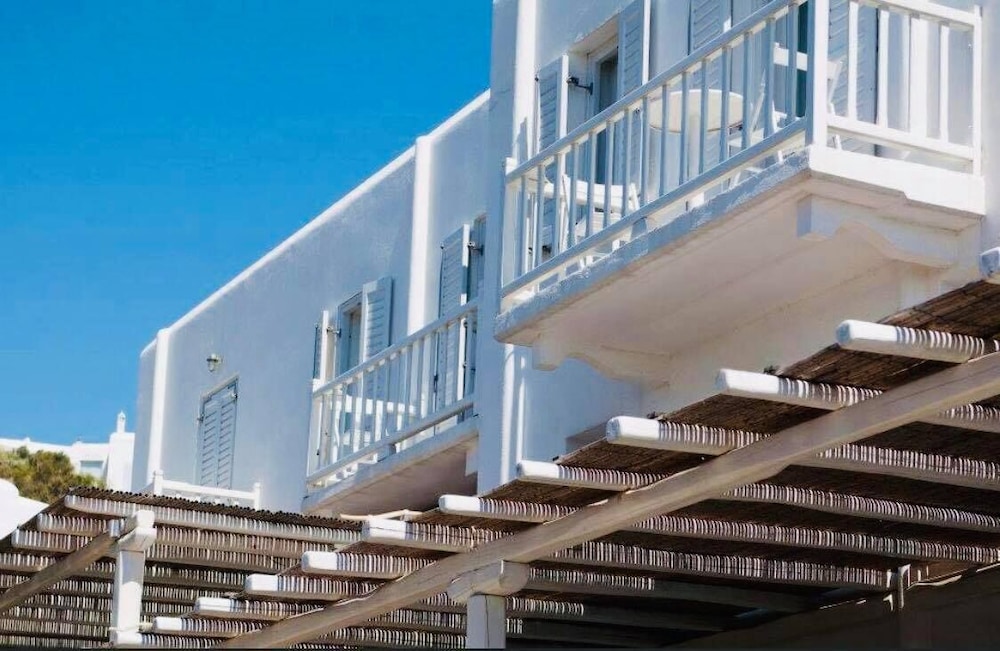 Elena Hotel 4/65