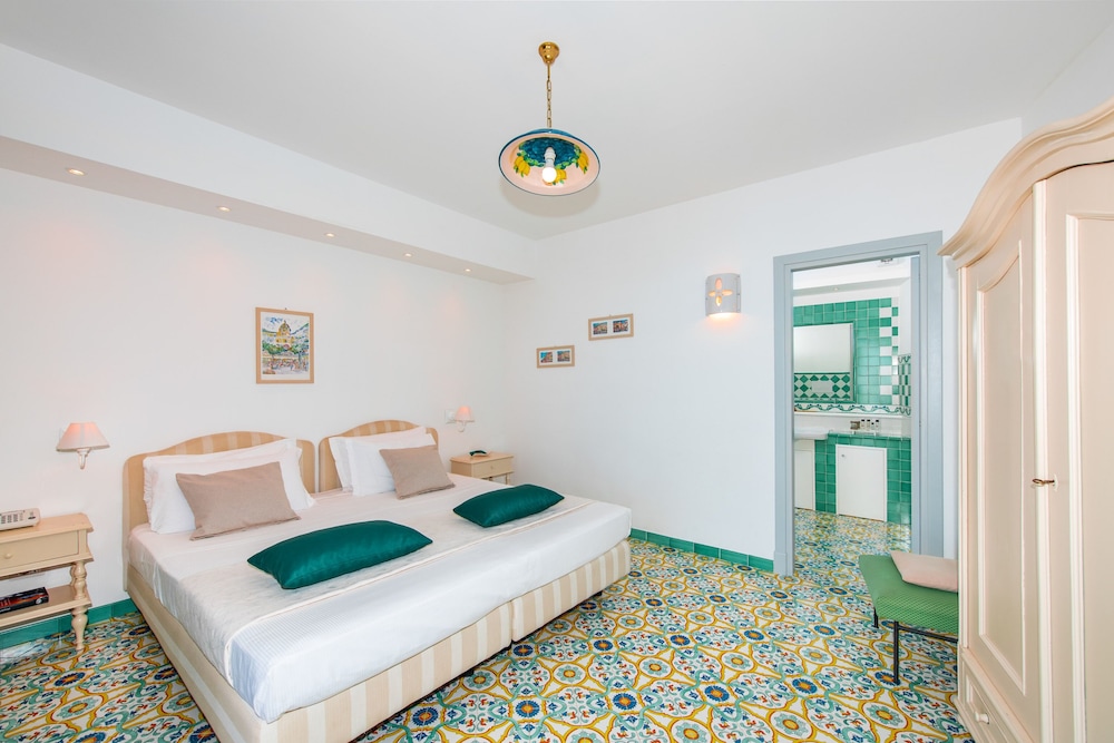 Grand Hotel Tritone 16/76