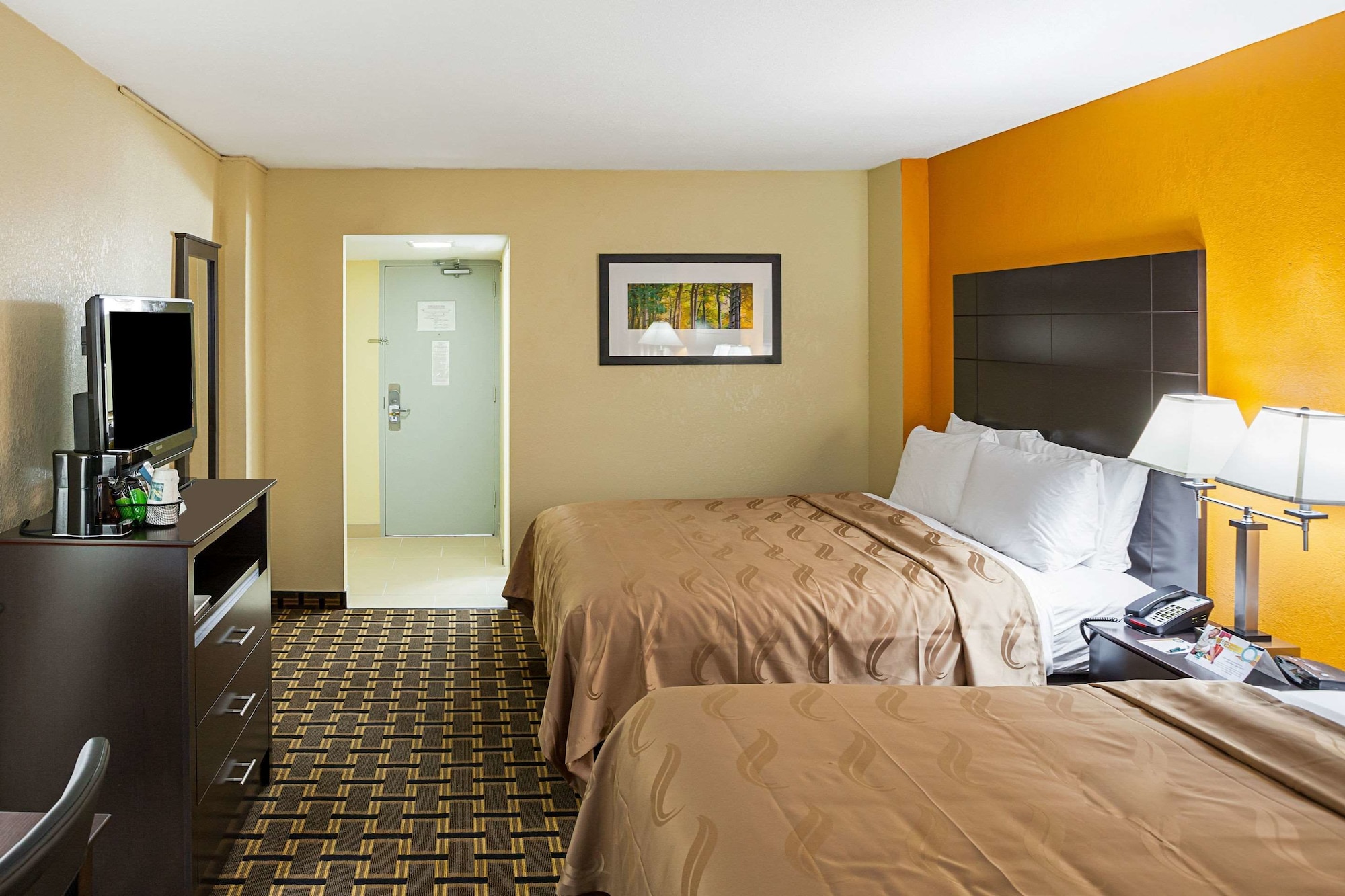 PREMIUM, 2 QUEEN BEDS