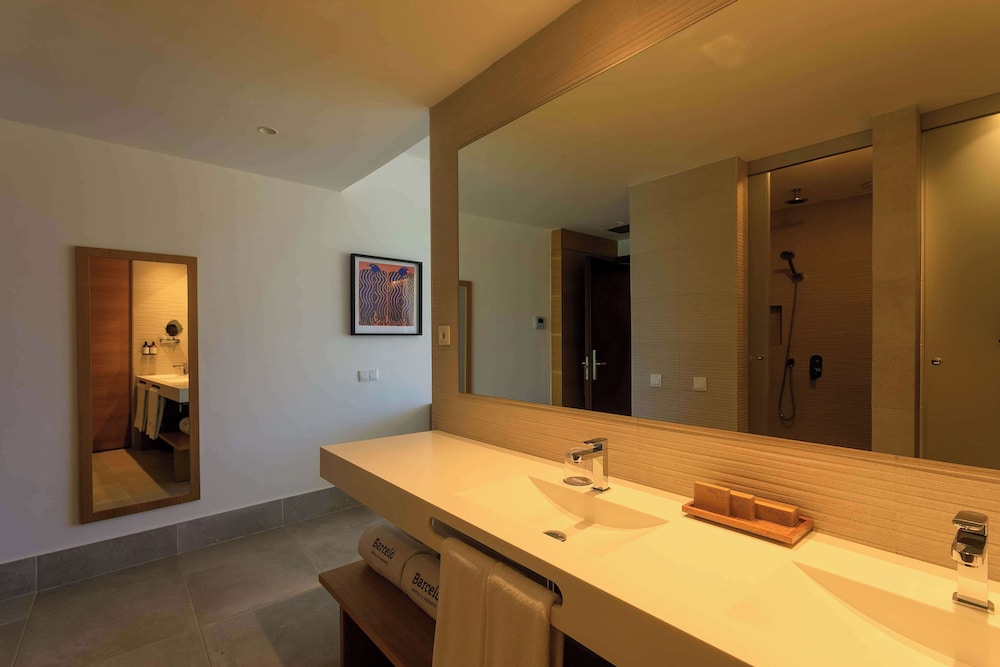 Barcelo Praia Cape Verde 50/50