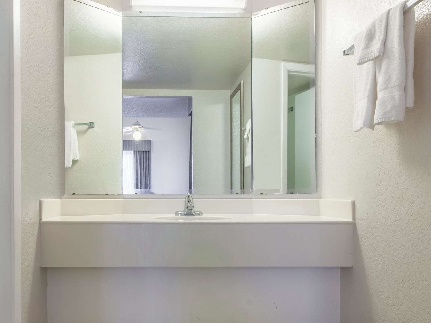 La Quinta Inn by Wyndham New Orleans West Bank / Gretna 14/14