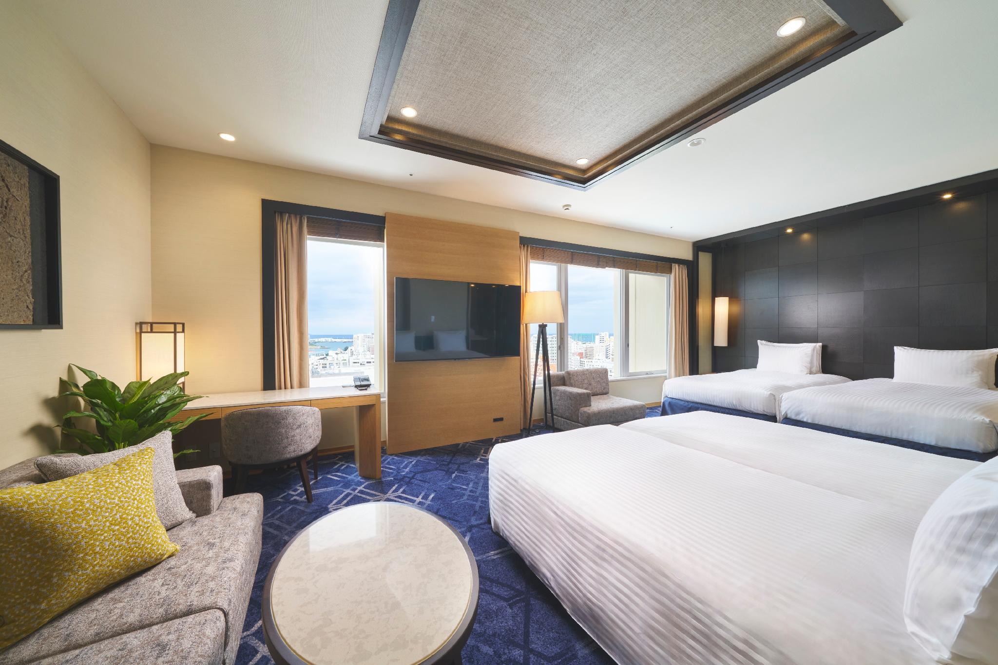 Grand, Suite, 4 Beds, Two Extra Beds