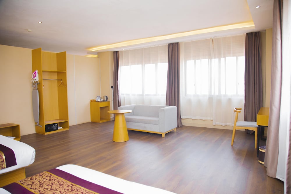 2000 Hotel 15/50