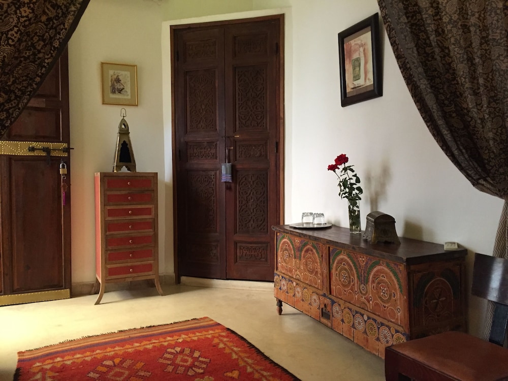 Riad Laora 10/80